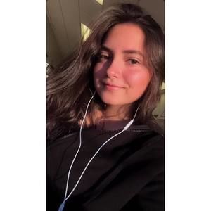 Meet your Posher, Claudia